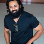 Unni Mukundan Instagram – Forward !