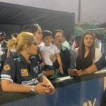 Unni Mukundan Instagram - That’s a strong high five from @kunchacks jr 😀 @pillaidivya @deeptisati @prayagamartin @cclt20 @keralastrikersofficial @bindu_dijendranath