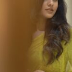 Vaishnavi Chaitanya Instagram - There is a kind of beauty in imperfection😍 Never underestimate any woman👩 Never underestimate woman’s beauty👩✨ every woman is beautiful in their own ways,every woman is magical💫🌺 These message comes with a beautiful and classic song #devaraaja from the movie #baby #babythemovie ❤️ This song sung by @aryadhayal 😍🤗 Director @sairazesh Producer @sknonline Location @avoca.india Outfit @elegant_threads_by_salma @ananddeverakonda @virajashwinjarajapu @vijai_bulganin @balreddy_p @dheerajmogilineni @massmoviemakers @maruthi_official @sonymusic_south Avoca