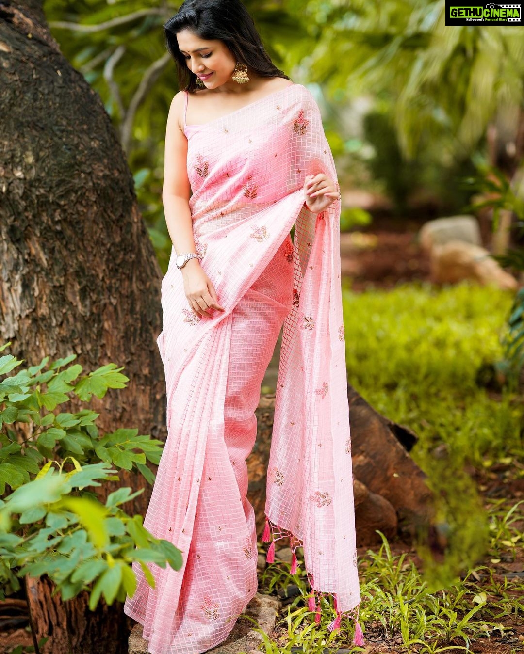 Vani Bhojan Instagram - 💖Saree @imainila_collective 📷 @arunprasath_photography jewellery - @mspinkpantherjewel blouse @turquoisedesignstudio