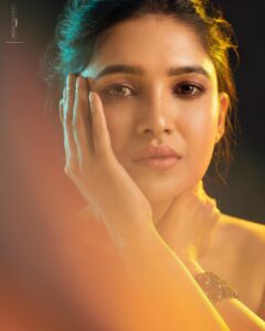 Vani Bhojan Instagram - Shot by @prachuprashanth 
Outfits & Styling by @chaitanyarao_official
Makeup by @kalwon_beauty 
Hair by @ganesh_hair_architect