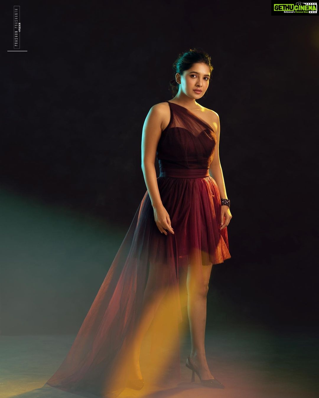 Vani Bhojan Instagram - Shot by @prachuprashanth Outfits & Styling by @chaitanyarao_official Makeup by @kalwon_beauty Hair by @ganesh_hair_architect