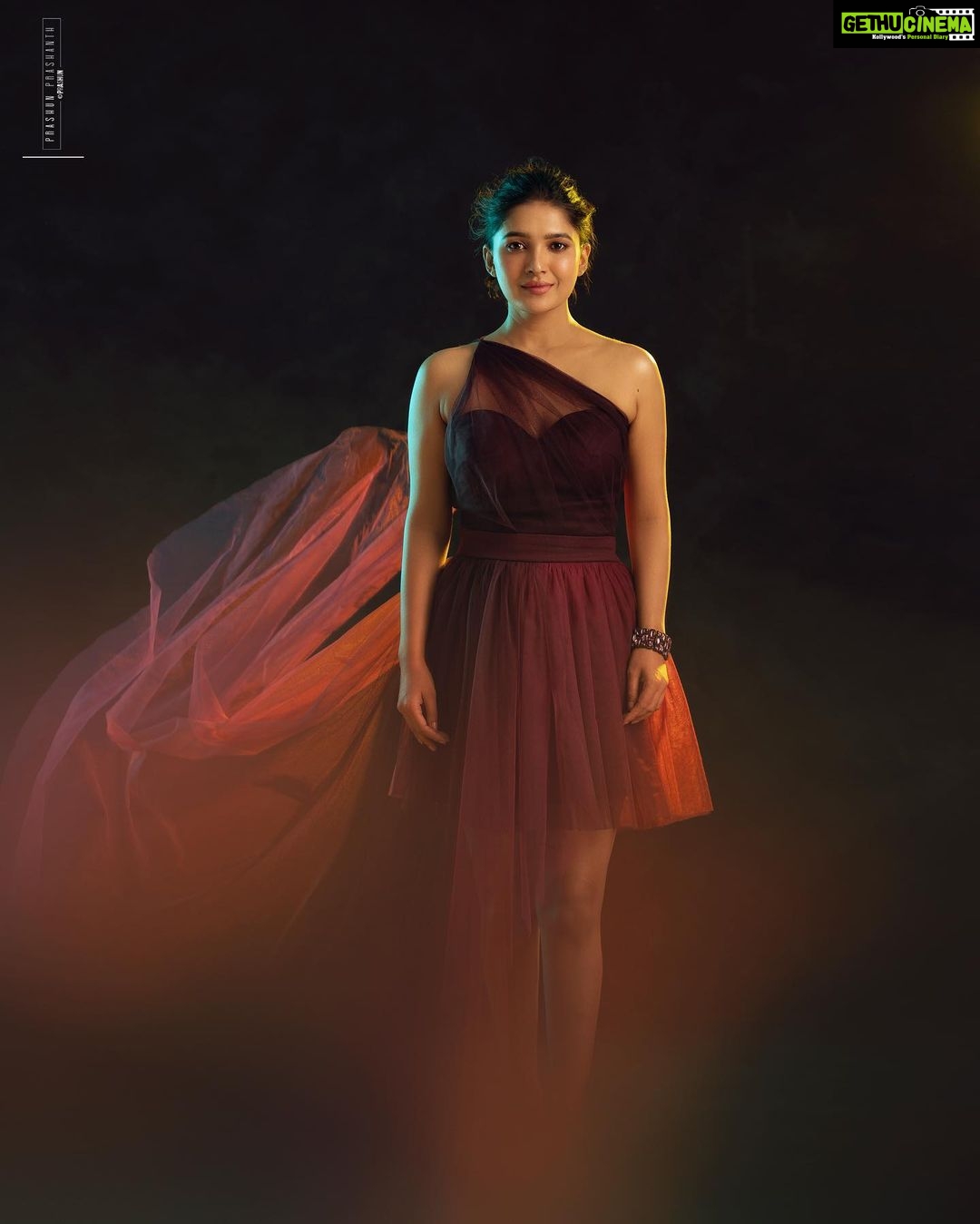 Vani Bhojan Instagram - Shot by @prachuprashanth Outfits & Styling by @chaitanyarao_official Makeup by @kalwon_beauty Hair by @ganesh_hair_architect