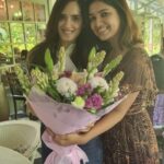 Vani Bhojan Instagram - #birthdayclicks ❤️ @rachelstylesmith @arunaguhan Love you both 🤗🤗🤗🤗🤗🧿