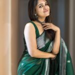 Vani Bhojan Instagram - 💚Festive season is here and avail 10% off on this brand new handloom Maheshwari saree using the code VANIG10 @thepallushop @arunprasath_photography @mspinkpantherjewel