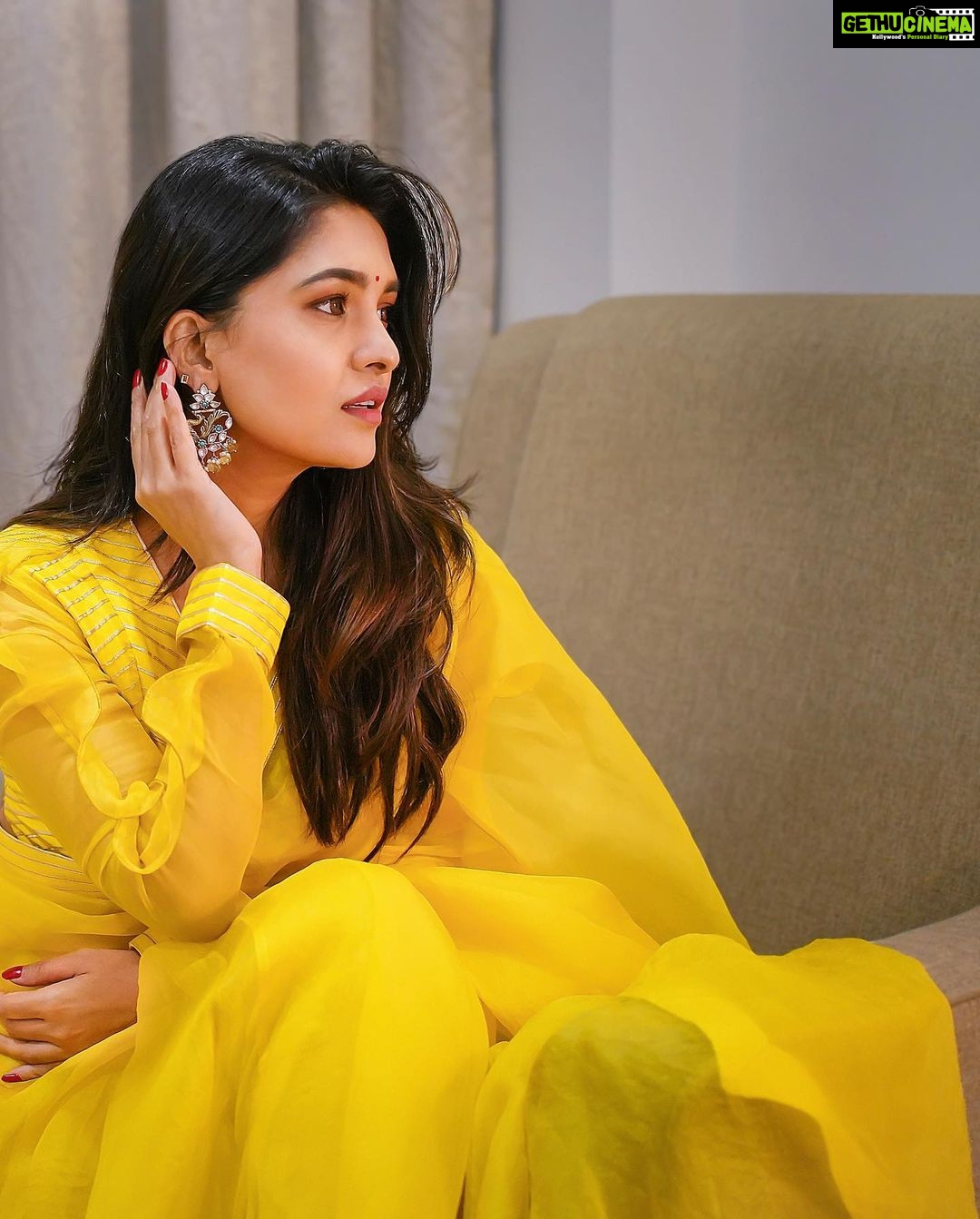 Vani Bhojan Instagram - 💛 @pradejewels @studio149