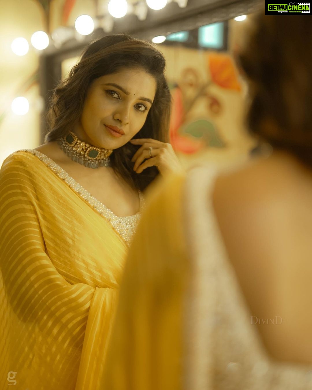 Vani Bhojan Instagram - Outfit - @studio149 Make up - @arupre_makeup_artist Jewellery - @mspinkpantherjewel