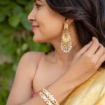 Vani Bhojan Instagram - Styled by: @nikhitaniranjan Shot by: @kiransaphotography Saree: @paaprikastore Jewellery: @konikajewellery