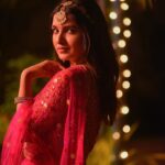 Vani Bhojan Instagram - ❤️ Designer @anjushankarofficial Jewellery @mspinkpantherjewel
