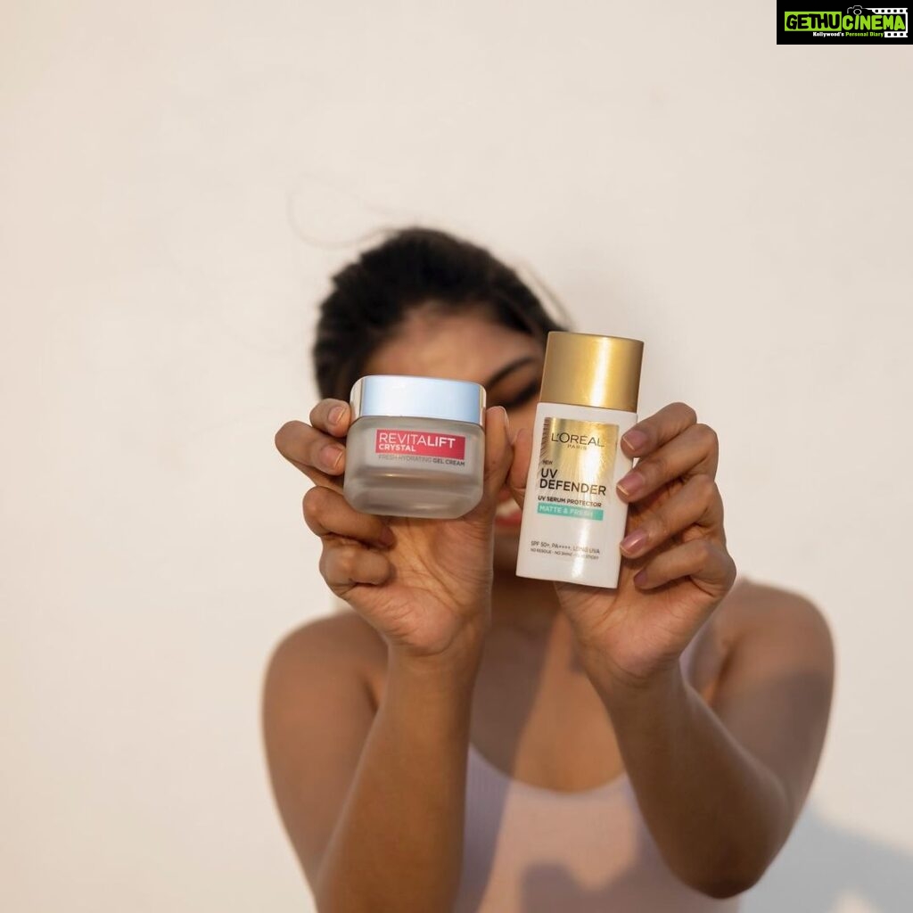 Vani Bhojan Instagram - My Summer Skincare ft. L’Oreal Paris Have been obsessed with the Crystal Gel Cream and UV Defenders. The two main skin care concerns of oily skin and UV protection have been taken care by these products and I can see my skin have that summer glow on. The crystal gel cream is packed with salicylic acid and gives 8 hours of oil control while keeping the skin crystal clear. The Uv Defender sunscreen has SPF 50+ and gives long hours of UV protection. Add these to your routine now and you will thank me! GIVEAWAY ALERT! 📍 Rules: Tag 3 people in the comments that you think should definitely try out this routine! One lucky winner will win the entire crystal range products! #Collab #UVDefender #crystalrevolution
