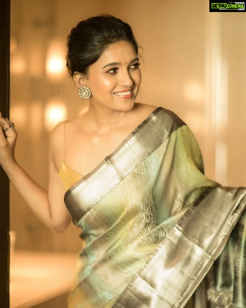 Vani Bhojan Instagram - To new beginnings with @draperysilk Loving this silk saree that is more than just a saree, but an expression. Check out The Aarambh Collection by Drapery Silk and find a saree that represents you #WomenOfDrapery #DraperySilk 📸 - @camerasenthil Make up - @artistrybyolivia Hairstylist - @mani_stylist_ Radio Room