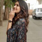 Vani Bhojan Instagram - It’s a good day⭐ wearing my fav @danielwellington 🖤 Get up to 50% off on your favourite #danielwellington products, also, don't miss out on their 48h deals! Use my code DWXVANIB to get an additional 15% on your purchase. Hurry! Offer valid till stock lasts! #ad