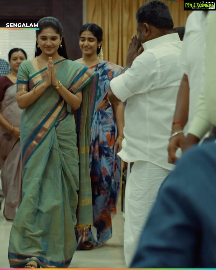 Vani Bhojan Instagram - Sadhuranga aatathula jeika poradhu yaaru? . @kalaiyarasananbu @vanibhojan_ @srprabhakarandir @vetrivelmahendran_dop @editorvdonbosco @dharankumar_c @shali_nivekas @abineshelangovan @irfanmalikz @premkumaractor @vijichandrasekhar @sharathlohithaswa @me.radhakrishnan @dirbucks @velaramamoorthy @actormuthukumar @actordanielanniepope #Pawan @pooja_vaidyanath @laguparan_ #Sengalam #SengalamOnZEE5 #ZEE5Tamil #ZEE5