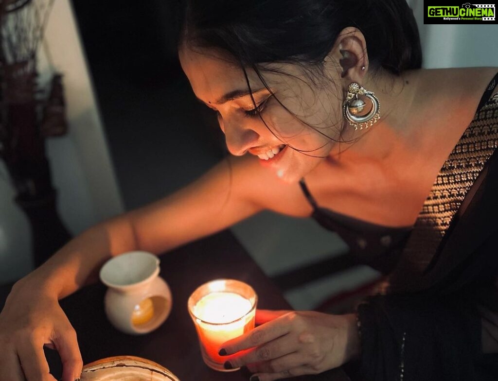 Vani Bhojan Instagram - Happy Diwali 🪔