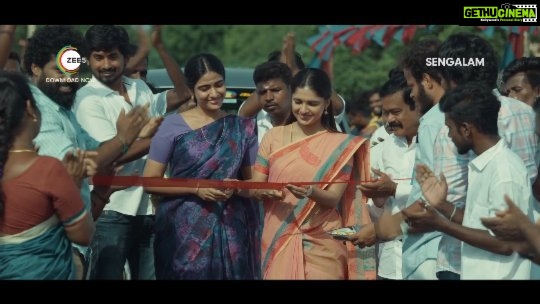 Vani Bhojan Instagram - Moochum pechum ungalodiyadhu. Arasiyal kalathai Sengalam'aga matrum Suryakala! . @kalaiyarasananbu @vanibhojan_ @srprabhakarandir @vetrivelmahendran_dop @editorvdonbosco @dharankumar_c @shali_nivekas @abineshelangovan @irfanmalikz @premkumaractor @vijichandrasekhar @sharathlohithaswa @me.radhakrishnan @dirbucks @velaramamoorthy @actormuthukumar @actordanielanniepope #Pawan @pooja_vaidyanath @laguparan_ #Sengalam #SengalamOnZEE5 #ZEE5Tamil #ZEE5