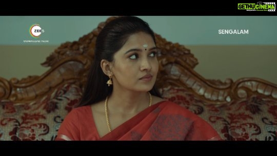 Vani Bhojan Instagram - அரசியலில் விசுவாசத்தை தேடுறவன் தான் ஏமாளி! . @kalaiyarasananbu @vanibhojan_ @srprabhakarandir @vetrivelmahendran_dop @editorvdonbosco @dharankumar_c @shali_nivekas @abineshelangovan @irfanmalikz @premkumaractor @vijichandrasekhar @sharathlohithaswa @me.radhakrishnan @dirbucks @velaramamoorthy @actormuthukumar @actordanielanniepope #Pawan @pooja_vaidyanath @laguparan_ #Sengalam #SengalamOnZEE5 #ZEE5Tamil #ZEE5