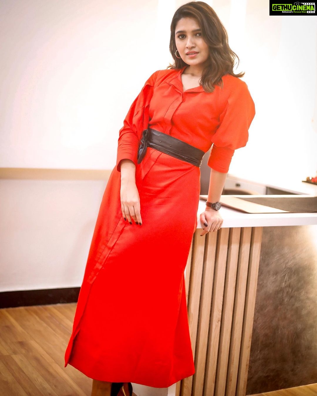 Vani Bhojan Instagram - 📷 @arunprasath_photography Dress - @merasalofficial