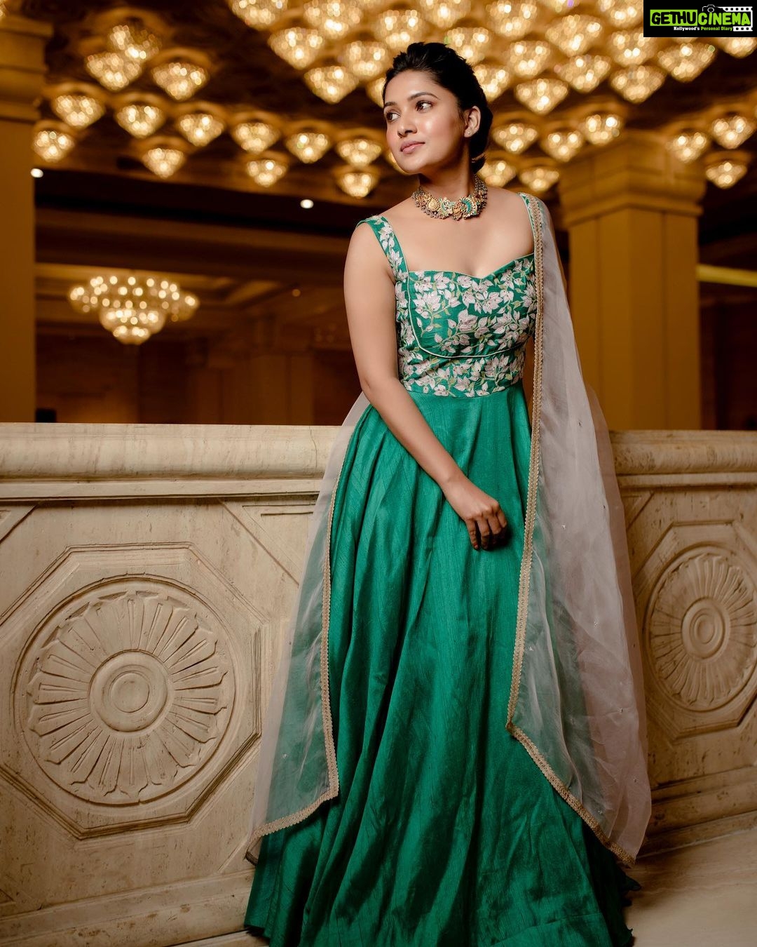 Vani Bhojan Instagram - ❤️ stylist - @priyaa.karan @priyaharie Jewellery - @mspinkpantherjewel Designer - @magnoliaabyvaaniraghupathy MUH - @rachelstylesmith 📸 - @kiransaphotography