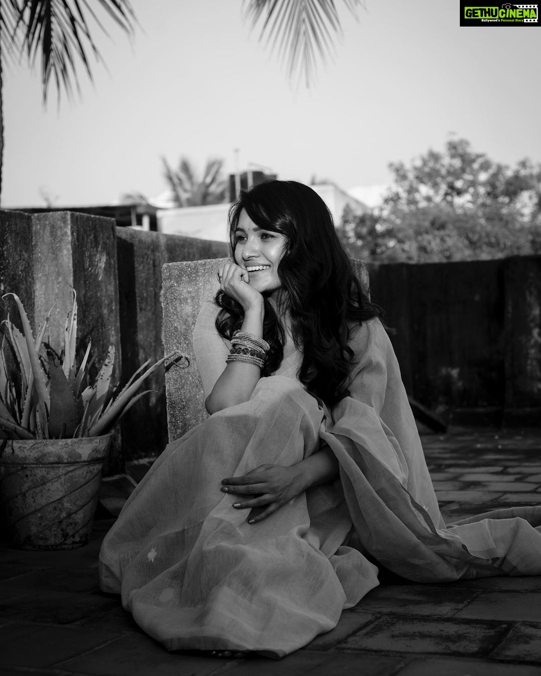 Vani Bhojan Instagram - Coming soon !! @thepallushop thepallushop @rimliboutique @swaadh @kiransaphotography
