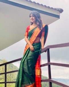 Vani Bhojan Instagram - ❤️saree  @thenmozhidesigns Jewellery  @vasahindia
