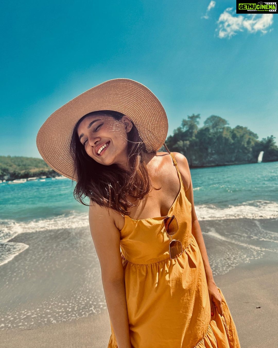 Vani Bhojan Instagram - ☀️DAY 2 @gtholidays.in #crystalbaybaliindonesia Crystal Bay Nusa Penida