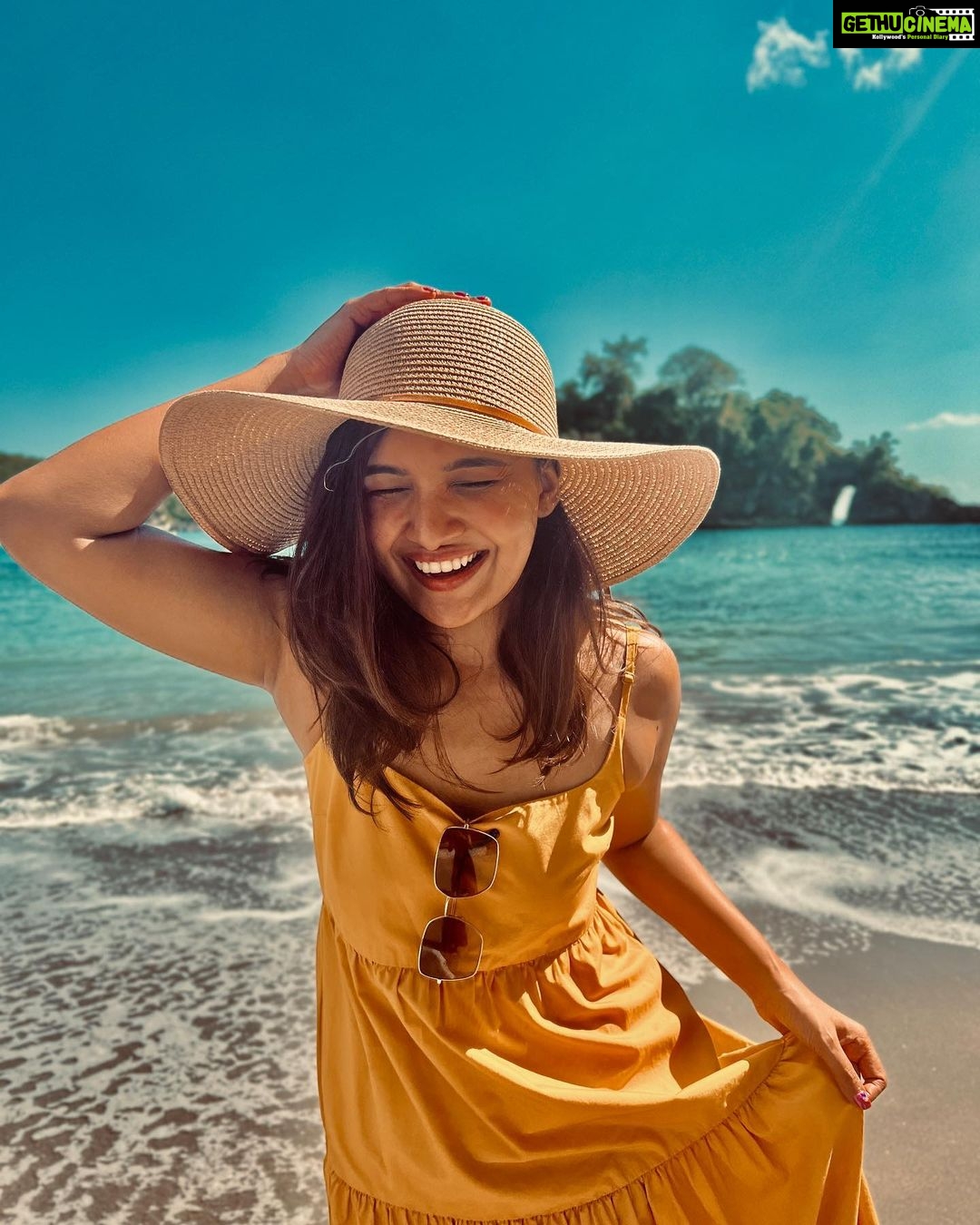 Vani Bhojan Instagram - ☀️DAY 2 @gtholidays.in #crystalbaybaliindonesia Crystal Bay Nusa Penida