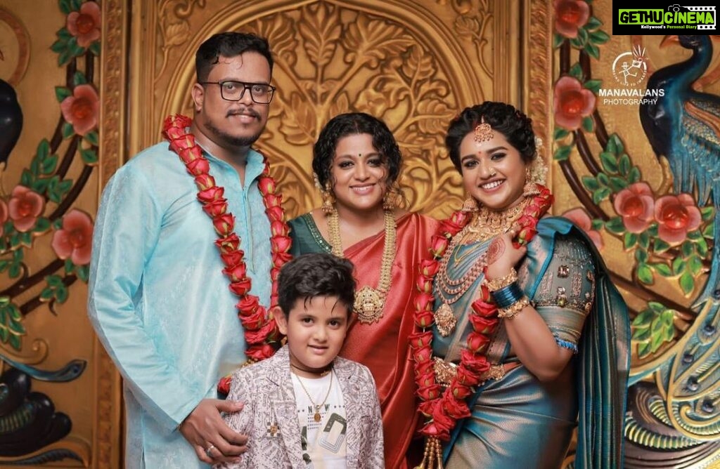 Veena Nair Instagram - Meenuttys big day. Meenu and Sujith. ❤️dheerkhasumangalee bhava 💕❤️💕 Styling Meenu and me @nithinju MUA @aneeshcbabumakeupartist