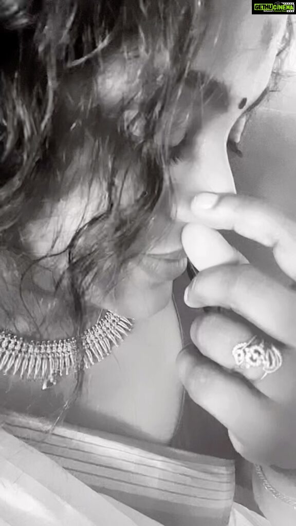 Veena Nair Instagram - Good night ❤️ Jewellery @parakkat_jewels