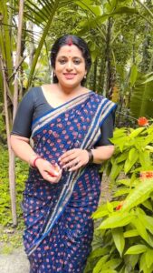 Veena Nair Instagram - always happy❤️💕❤️
Sari @mrinalinidesign 
Thank you Archana for this simple and beautiful Sari❤️