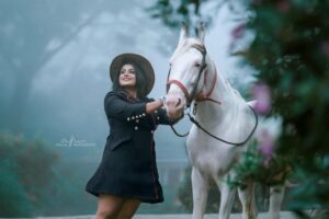Veena Nair Instagram - Happy womensday #bebold #bestrong
📸@anulalphotography 
Styling @nithinju 
👗 @j7westerns 
MUA @rajesh_kodungallur 
Location @parakkatnatureresortmunnar 
Special thanks our karnan 🎠
.
.
.
.
.
.
.
.
.
.
.
.
.
.
.
.
#bebold #bepowerful  #ilovemyself #happiness #instagram #backtoaction #instapost #happysoul #parakkatnatureresorts #mollywood # malayalamcinema #indiancinemagallery #southindiancinema #cinemalokam #smartpixmedia #timesofindia