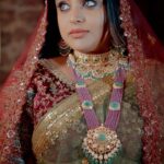Veena Nair Instagram - ❤️ Photography @Kunjavadesignads @designads_weddings Jewellery @meralda.jewels Costume @ladies_planet_ Styling @nithinju Jewellery @meralda.jewels MUA @sheena_makeup_artist Location @gudhaam Assist camera @ba_zi_.l Assist make-up @austin_nooh Thank you Justin for this wonderful song @just_in_varghese