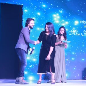 Veena Nair Instagram - Thank you team
 @impresario.events 
@hareesh_impresario
@kavithasantosh29 
Styling @nithinju
Costume @zoul_designz
MUA @rajeshkodungallurmakeupstudio
Thank you somuch da nithi💞❤️.
.
.
.
.
.
.
#misskerala2021 #impresarioevents #judgingpanel  #happymoments #beaurypageant