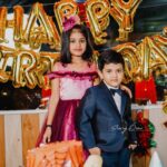 Veena Nair Instagram - അമ്പാടിയുടെ ബർത്ഡേയ് ഇത്രേയും മനോഹരമാക്കിയത് ടിയകുട്ടിയുടെ പ്രെസെൻസ് ആണ് .താങ്ക്സ് നിമിഷമുത്തേ ,അധികുട്ടൻ , രമേഷ്ച്ചേട്ടൻ .ഒത്തിരി സ്നേഹം ഒത്തിരി ഇഷ്ടം .thank you somuch nimisha❤️💞❤️@nimisharajeesh.vlogger Location @parakkatnatureresortmunnar PC @sreeorma #friendslikefamily #happyvibes #birthday #birthdaysurprise #tiyakutty♥️♥️♥️ #ambadi #ambuchandeamma #ambuchan #dhanwin #parakkatnatureresorts