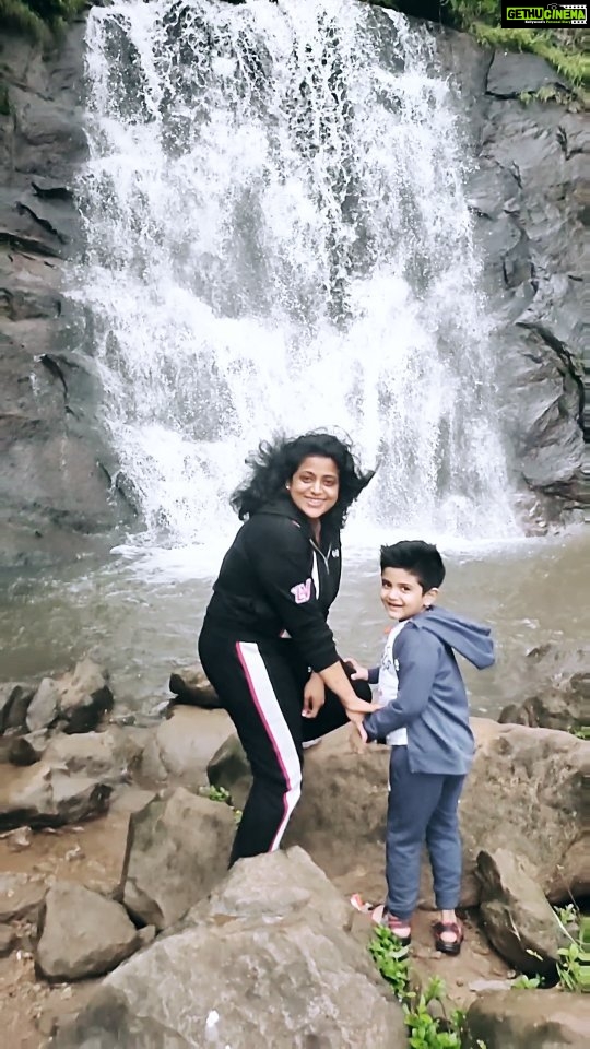 Veena Nair Instagram - Beauty is everywhere,u only have to look to see it❤️🥰❤️ . . . . . #reelskerala #reelsishttam #travelpartner #trading #pavizhamazhaye #reelsishttam #reelsinstagram #reelatofeelkaro #reelsviral #trending #reelstoreels #reelsexplore #travelpartner #traveling #ambuchandeamma #dhanwin