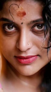 Veena Nair Instagram - Be happy,be creative,be you💕💫❤️ PC :@ranjupariyarath Video edited : @mj_mahesh7 Special thanks to @signature_by_amal