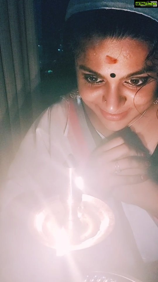 Veena Nair Instagram - 🙏❤️💫❤️🙏 🥻: @ar_handlooms_kuthampully 🎥 : @thundiyathu #reelskerala #reelsishttam #reelsthamilsong❤️ #yendaromahanubhavulu #reelvideo #reelkrofeelkro❤️ #reelstamil #reelsindia #reelshindi #reeltamil