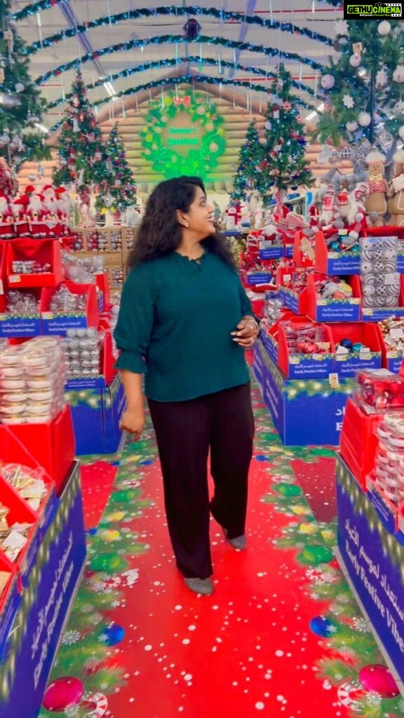 Veena Nair Instagram - ❤️🥰📸🥰❤️ Nesto Supermarket