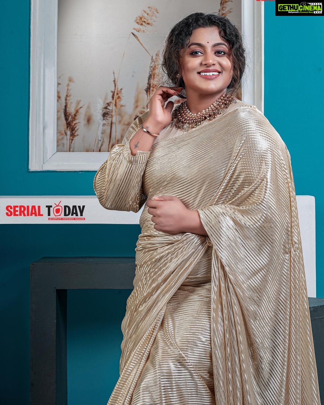 Veena Nair Instagram - Happy diwali 🪔 photography @rejurajan MUA @sajitha.kazmara_makeupartist Costume&styling @deepthyanurag Retouch @fugadesigns #serialtodaymalayalam #instagram #instalike #instadaily #instagood #southindiancinema #southindianactress #veenanair #veenanairbigboss #bigboss a#malayalamcinema #post #happysoul #ambadeedeamma #mylife #myhappiness #iloveinstagram❤️ #timesofindia #mohanlal #mammotty #vsp #kamalahasan #indiancinemagallery Kochi, India
