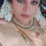 Veena Nair Instagram - Macha yeppa vare porey😛😛😛 Jewellery @parakkat_jewels #wifeisbeautiful #zeekeralam #devika