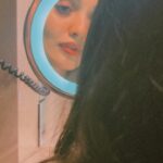 Veena Nandhakumar Instagram - Video @ashna_aash_ We all are naturally beautiful and unique in our own ways. All you need is 1. A moisturiser that suits ur skin (sunscreen only wen required ) 2. Lipstick or a tinted lip balm 3.Kajal or a clear mascara Do not spoil ur natural skin by applying make up wen it’s not necessary. Go natural and slay it with your confidence. Mumbai, Maharashtra
