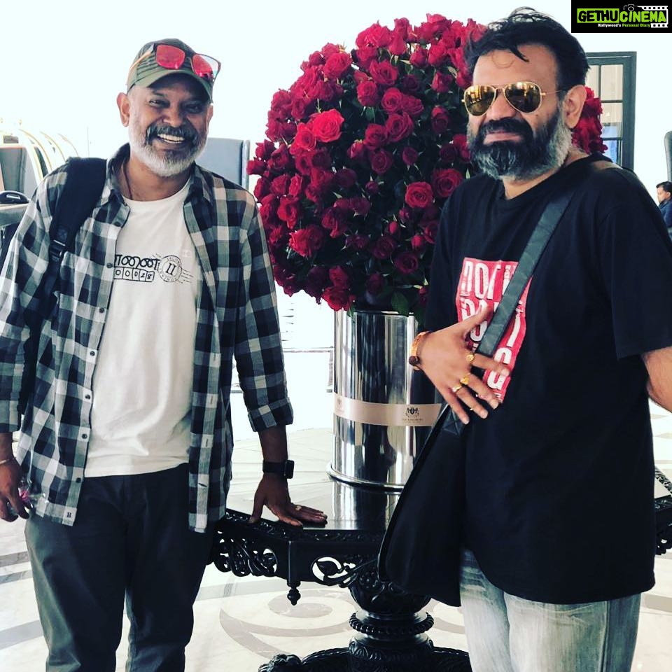 Venkat Kumar Gangai Amaren Instagram - Kandipa everyone will know what @premgi s situation was while taking this pic!!!! 😂🤣😂🤣😂🤣😂