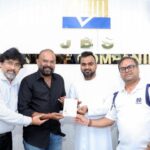 Venkat Kumar Gangai Amaren Instagram - It’s an honour to receive The UAE golden visa. Thanks a lot @Asifalishanid - founder & CEO, JBS group of companies, #LeapSportsRamesh #YesEventsVenkat #TokyoTamilSangamHari For the great gesture and amazing hospitality Dubai, United Arab Emiratesدبي
