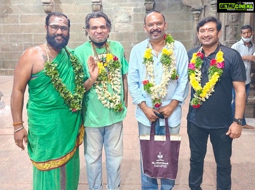 Venkat Kumar Gangai Amaren Instagram - Blessings from #rameshwaram 🙏🏽🙏🏽 @premgi @aravindaakash thank q #balajivathiyar for all the help 🙏🏽❤️