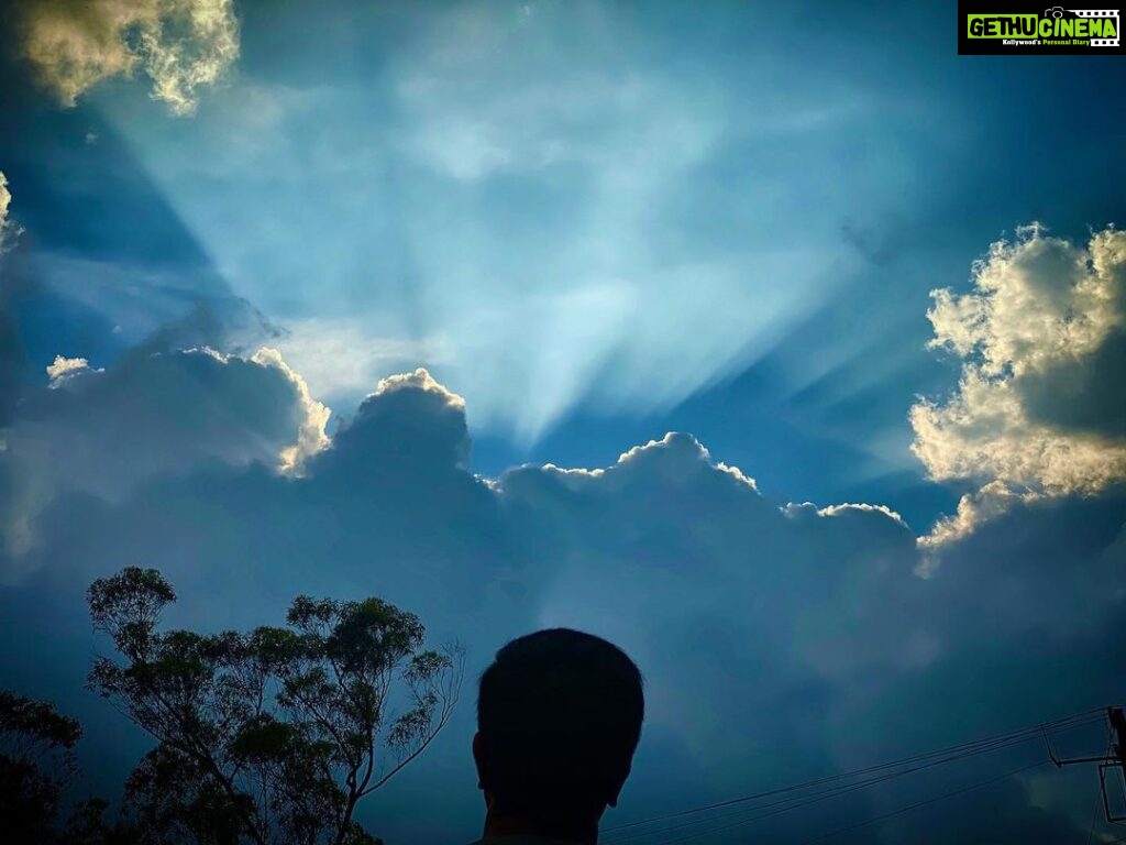Vennela Kishore Instagram - ‘When sky is the limit be in ur limit’ - known(neney) #ThappaduBharinchandi