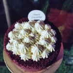 Vennela Kishore Instagram - 🎼🎶🎵 Reddu Reddu Cakey Reddu Velvet Reddu-Icing spreadu choosaaaaa Guddu Guddu Very Guddu knifey theesi slicey chesi thoosaaaaa ,🎼🎵🎶