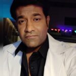 Vennela Kishore Instagram - "Crop your selfies like a pro" book lo chapter 7.. Summary: 'Convert ur lab coat to suit' #DiscoRaja