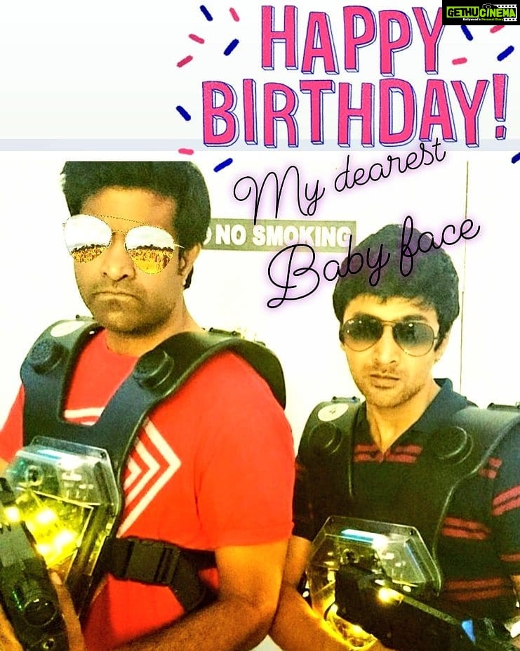 Vennela Kishore Instagram - Pyaar mein Junoon hai par Dosti mein sukoon haiπ..Wishing a happy happy birthday to my sukoon @rahulr_23 π€π€π€π€π€π€π€π€π€π€π€π€π€π€π€π€π€π€π€π€π€π€π€π€..Lov u ra rey
