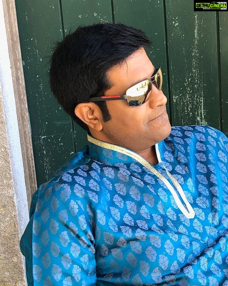 Vennela Kishore Instagram - Keep Calm n Get a Lip Balm 🌞🔥 #LipsDontLie
