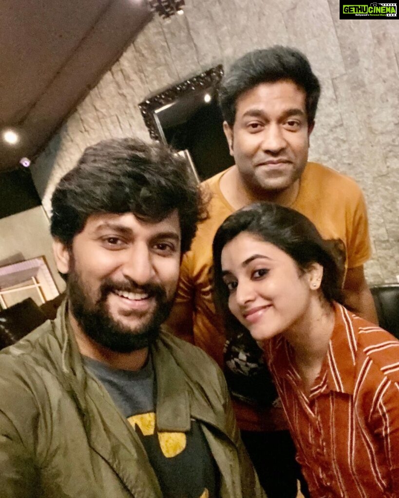 Vennela Kishore Instagram - We went food hopping coz there is only one thing we say to diet: “NOT TODAY..Ooops” @priyankamohanoffl @nameisnani