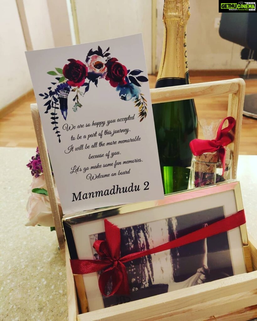 Vennela Kishore Instagram - This was the sweet surprise waiting for me in my make up room. My first day for Manmadhudu 2 🤩🤩 Thank you Nag sir😀